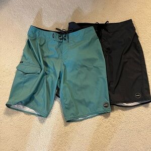 2 O’Neill Board Shorts Men’s 32